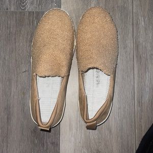 Dr. Scholl's Delight Cozy Womens Faux Fur Lifestyle Slip-On Sneakers 8.5